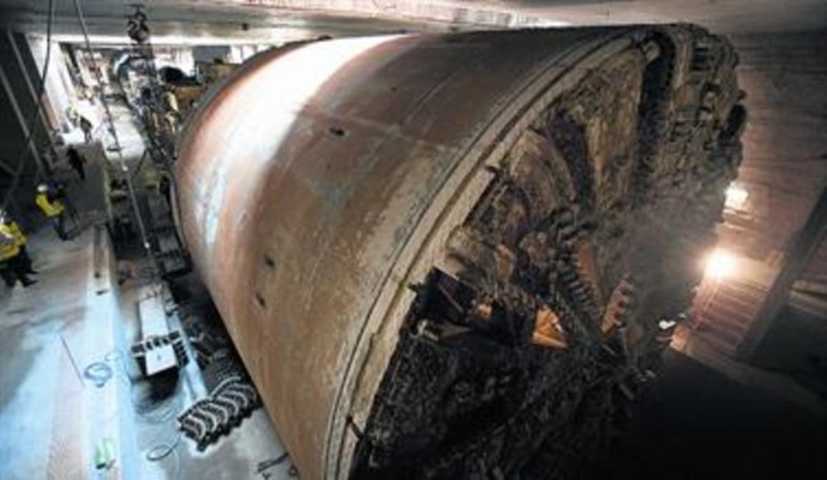 La tuneladora de la línia 9, ahir, parada a l’estació de Mercabarna i encarada cap al Parc Logístic.