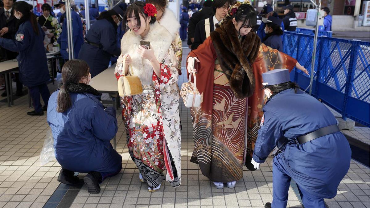 Celebración de la ceremonia del Día de la mayoría de edad en Yokohama, Japón.