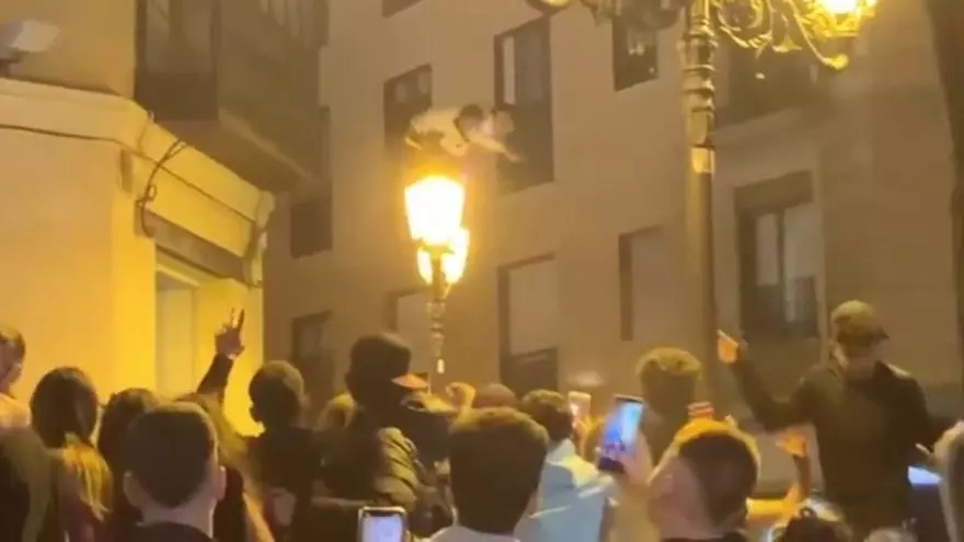 La Policía alerta de que el botellón se traslada de los parques al Casco Histórico