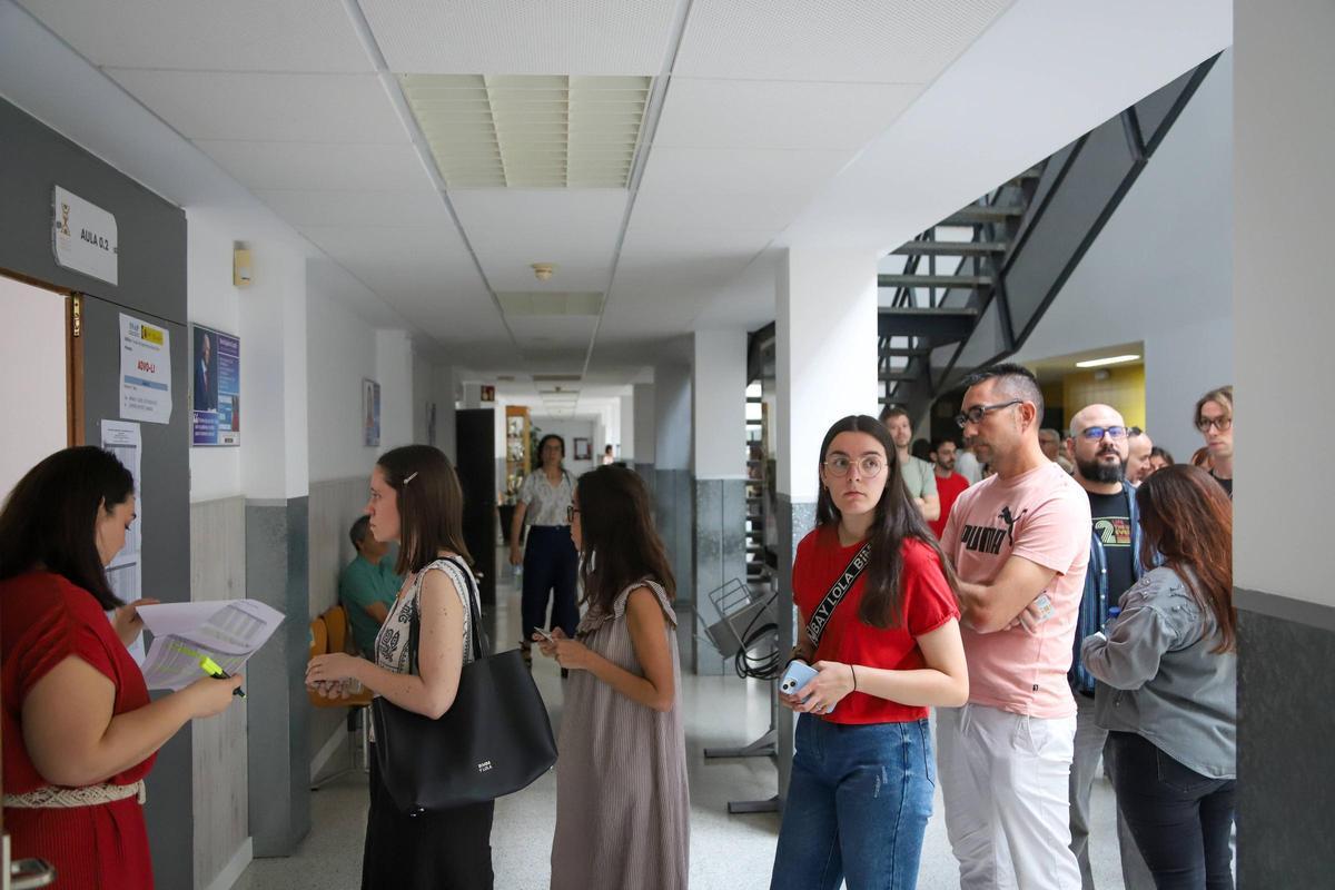 Fotogalería | Las oposiciones a la Administración del Estado en Badajoz, en imágenes