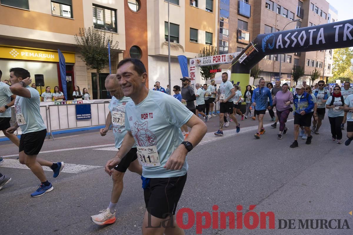 Carrera '10K Assota por ti' en Caravaca (salida y giro primera vuelta)