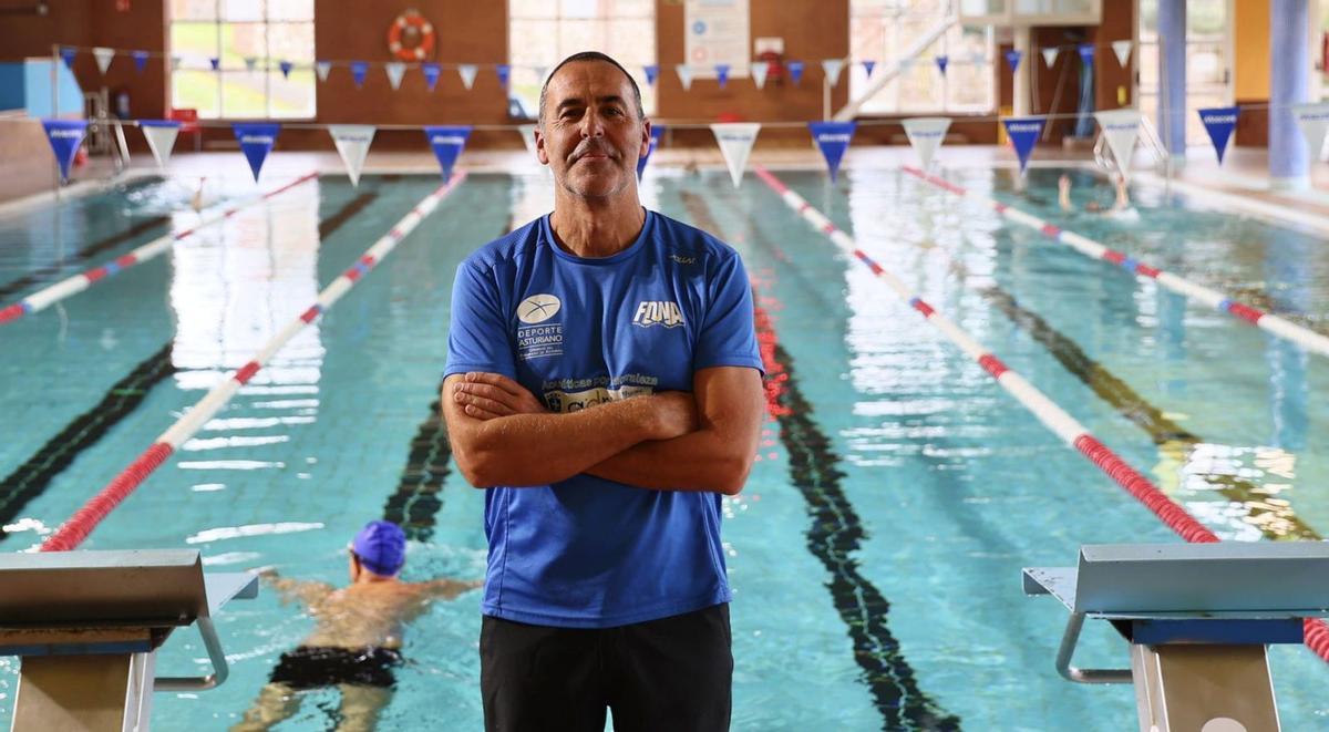 Jerónimo Arias, ayer, en la piscina de El Cristo. | MARIO CANTELI