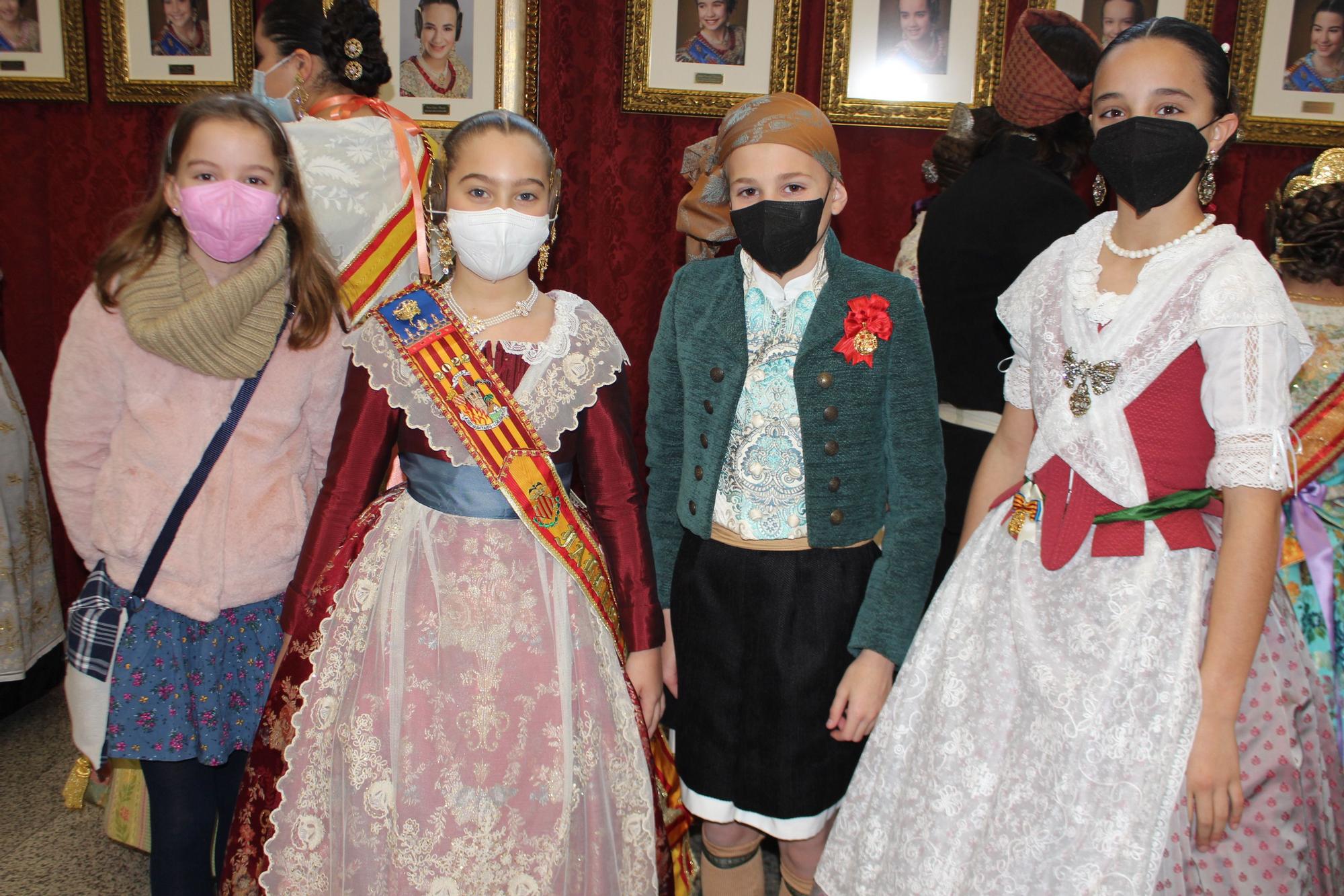 Fallas 2022. La "mini alfombra roja" de la exaltación de la fallera mayor infantil de Valencia