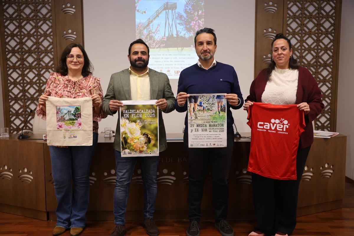 Presentación de 'Valdelacalzada en flor', este martes en la Diputación de Badajoz.