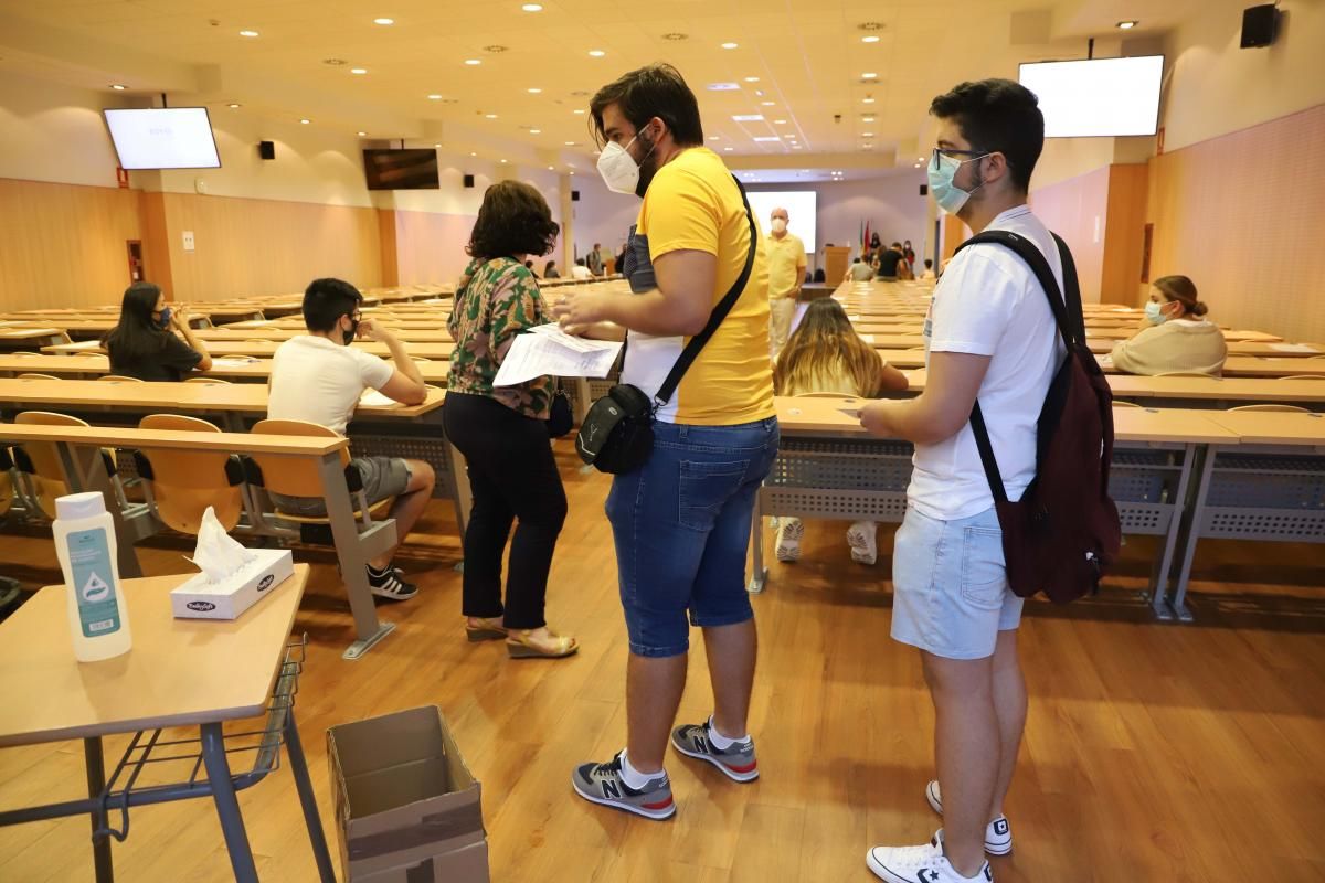 Las imágenes de la PEvAU de septiembre: 731 estudiantes se examinan en Córdoba