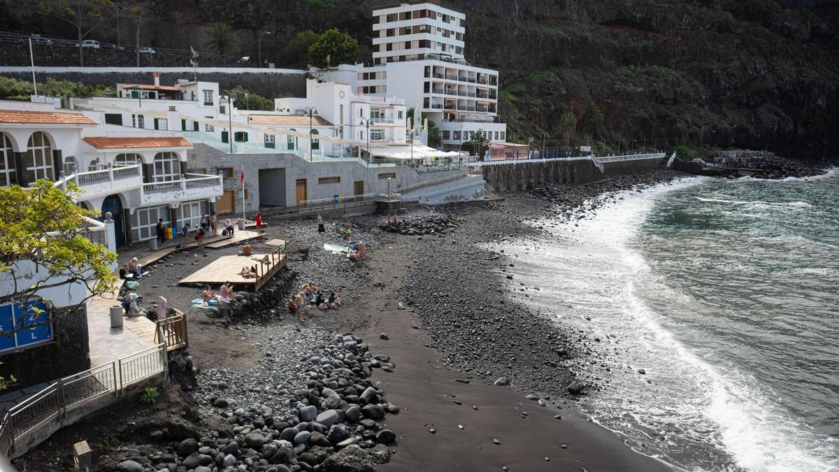 Panorámica de la playa de San Marcos, en el municipio tinerfeño de Icod de los Vinos.