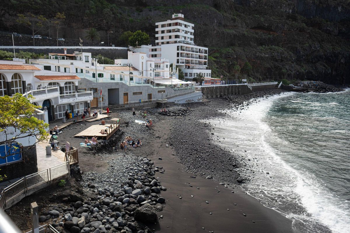 Panorámica de la playa de San Marcos, en el municipio tinerfeño de Icod de los Vinos.