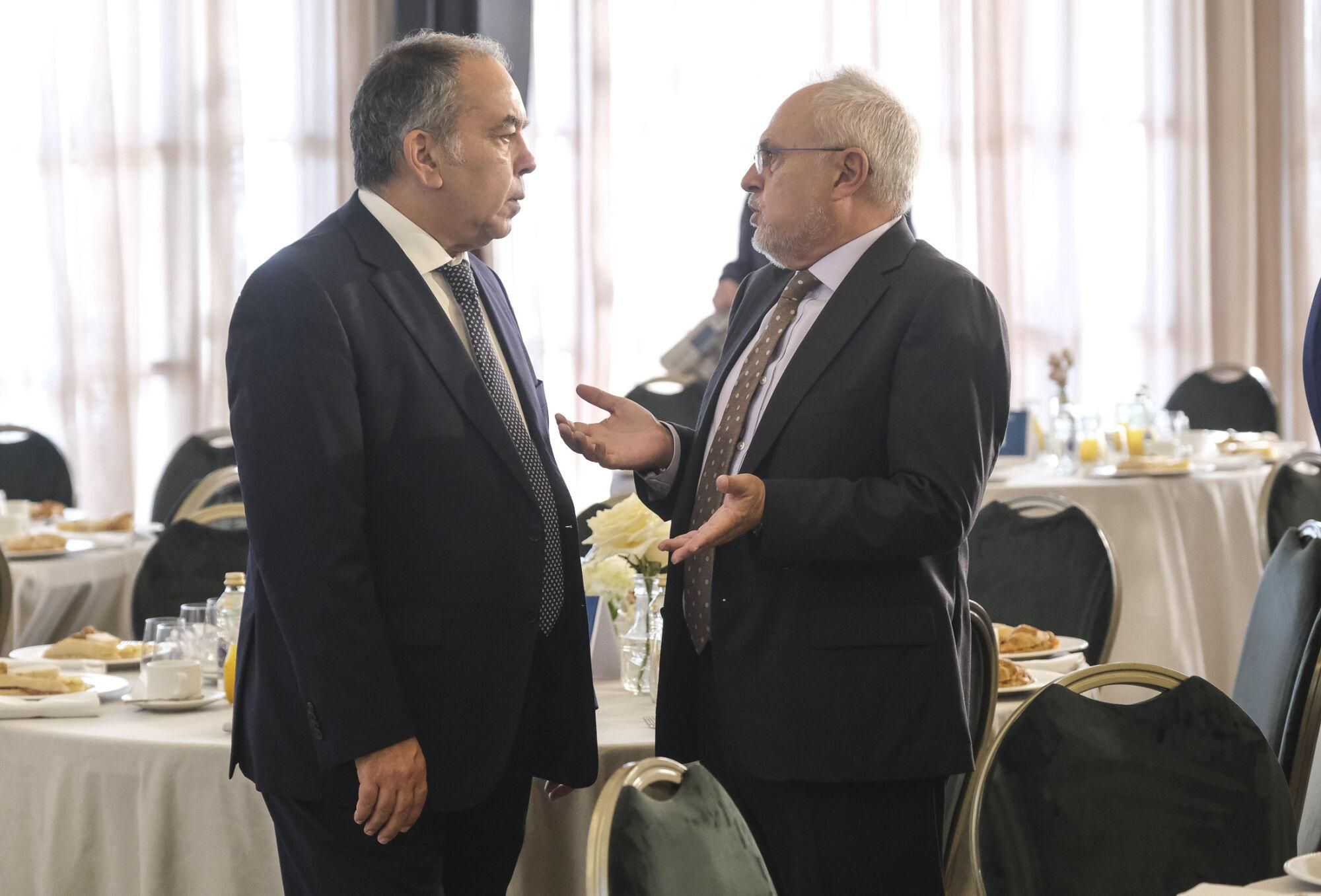Encuentro informativo con Ángel Víctor Torres, ministro de Política Territorial y Memoria Democrática de España 