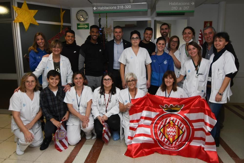 Visita del Girona FC als nens a l'hospital