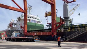 Descarga de las 10.000 toneladas de arroz que llegaron en barco para el Programa Mundial de Alimentos