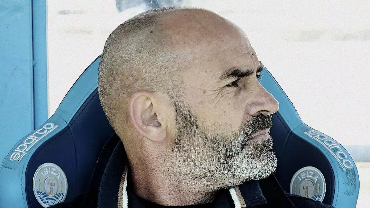 Paco Jémez, tras la derrota de la UD Ibiza: "Si dejamos que nos haga daño, nos costará caro"