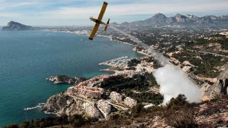 Un fogonazo en una torre eléctrica causó el incendio que ha arrasado 44 ha en Calp