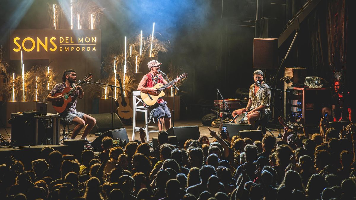 L'actuació de Manu Chao que va obrir el festival Sons del Món dissabte.