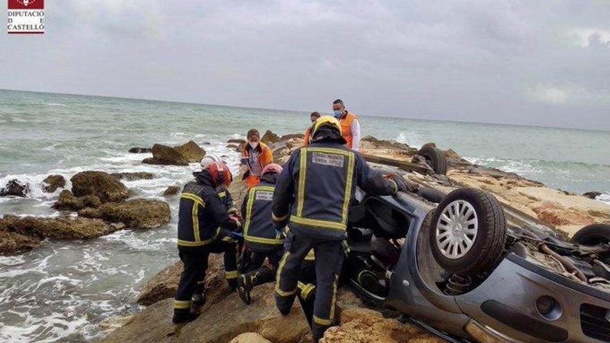 Una mujer fallece en Vinaròs tras precipitarse con su coche por un acantilado