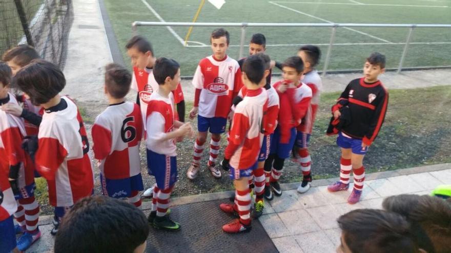 El Arosa alevín se proclama campeón del Grupo A a falta de una jornada