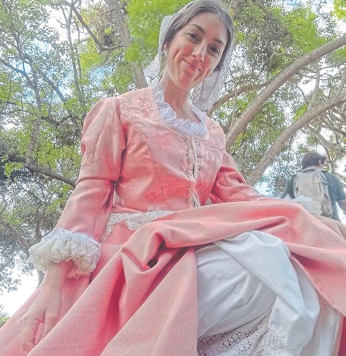 Regina Beraldo, vestida de época para la segunda temporada de la serie ‘Insulae’ de TV Canaria.