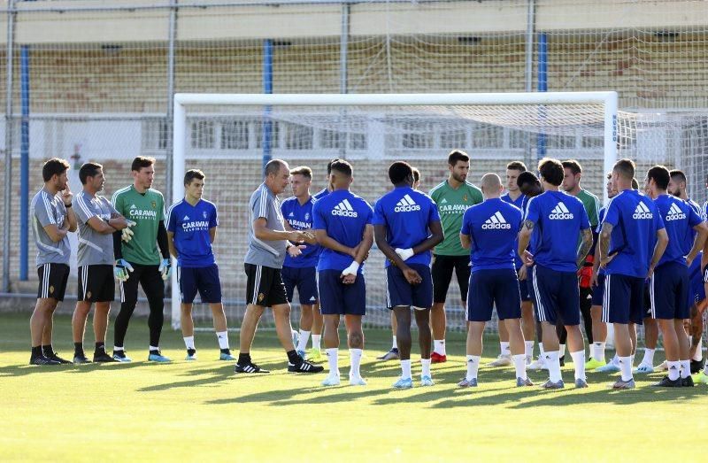 Entrenamiento del Real Zaragoza previo al partido de mañana