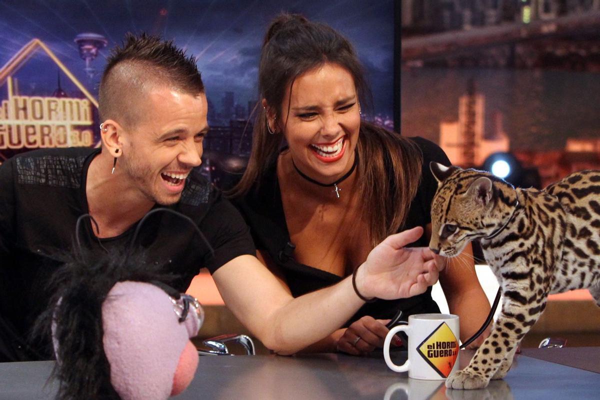 Cristina Pedroche sorprende con un ocelote a Dabiz Muñoz 'El Hormiguero'