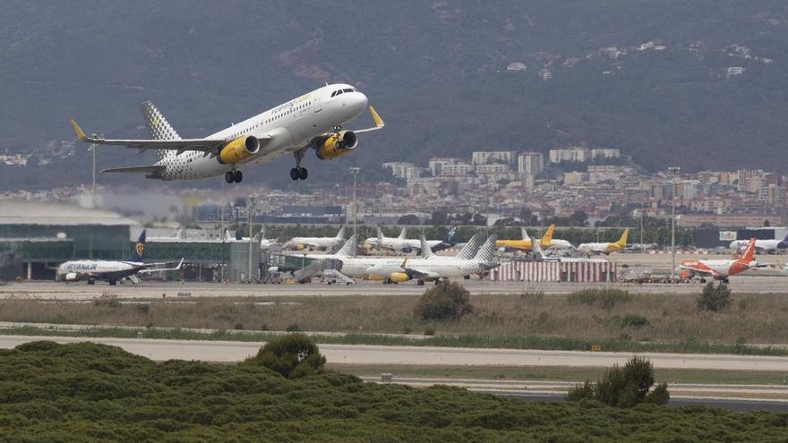 La huelga deja los vuelos a Ibiza de Vueling sin servicio de bar