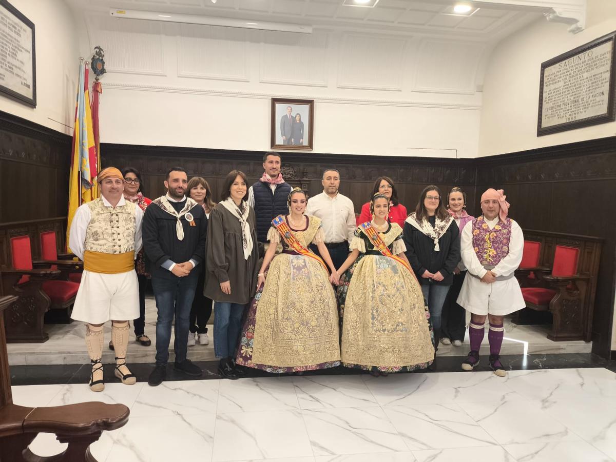 Un momento de la visita de Diana Morant al ayuntamiento.