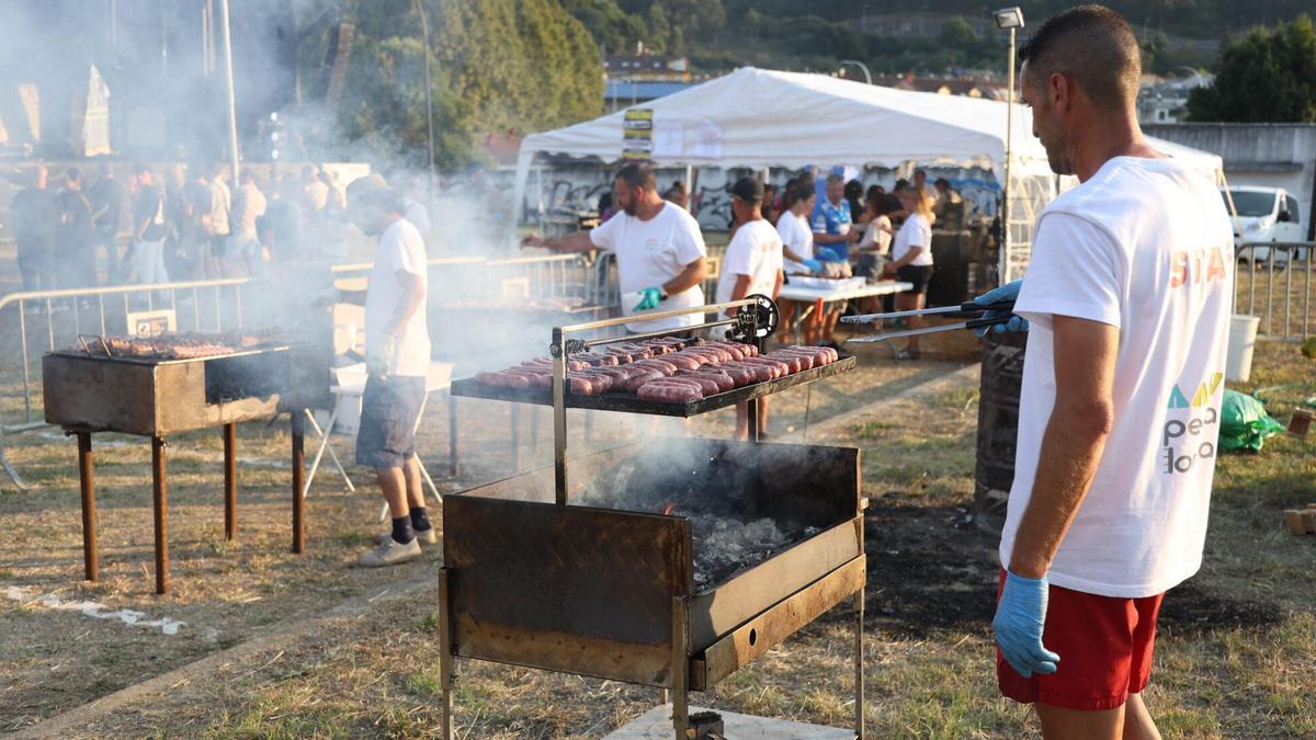 El barrio de Pedralonga vivirá su gran fiesta en A Coruña este sábado: churrascada popular, gaiteiros y orquesta