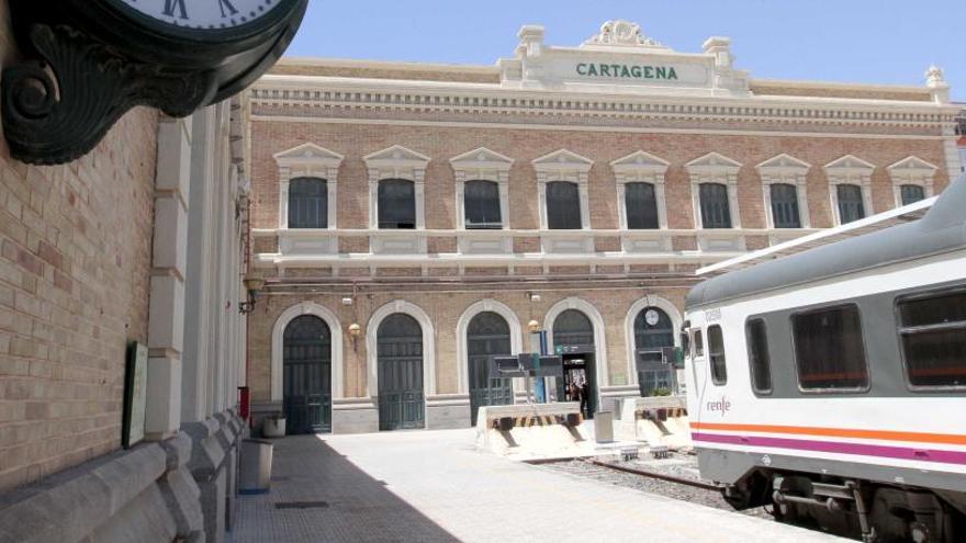 La estación es de estilo modernista.