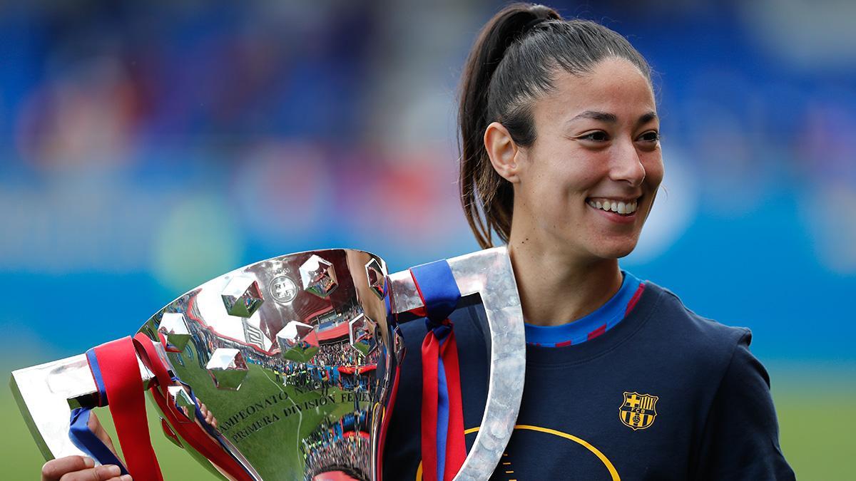 Leila, con el trofeo de liga conquistado esta temporada