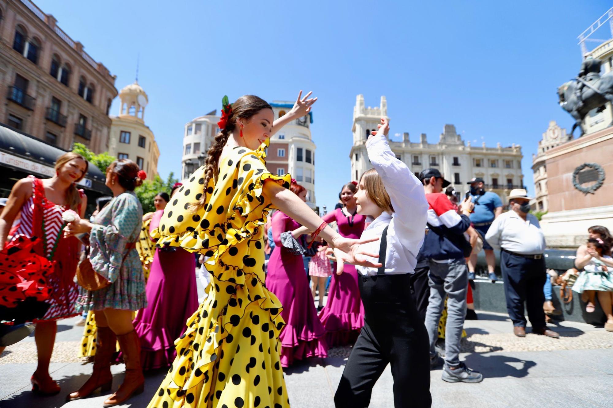 Pasacalles de las academias de baile en Córdoba