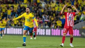 Mario Hermoso se lamenta tras el gol de Kirian