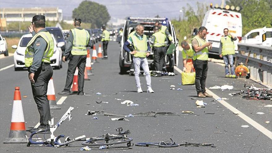 Los ciclistas urgen a endurecer el castigo a los infractores de tráfico