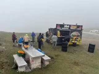 El Alto del Palo estrena foodtruck: "Solo por la reacción de los peregrinos al vernos ya merece la pena estar aquí"