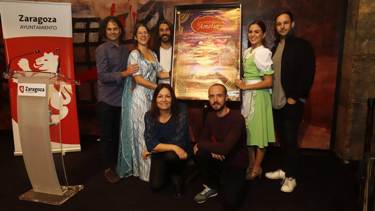 El elenco del musical ‘Los mundos de Amelia’, en el Teatro Principal de Zaragoza.