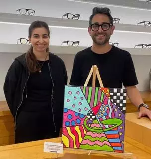 El alumnado de un colegio de Algemesí reivindica el comercio local tras la dana con una ruta artística