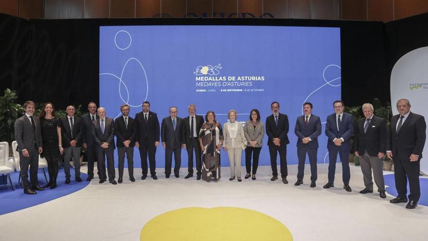 Un reconocimiento unánime de toda la sociedad asturiana: el acto institucional de entrega de las distinciones autonómicas reunió a 1.400 asistentes en el Auditorio Príncipe Felipe