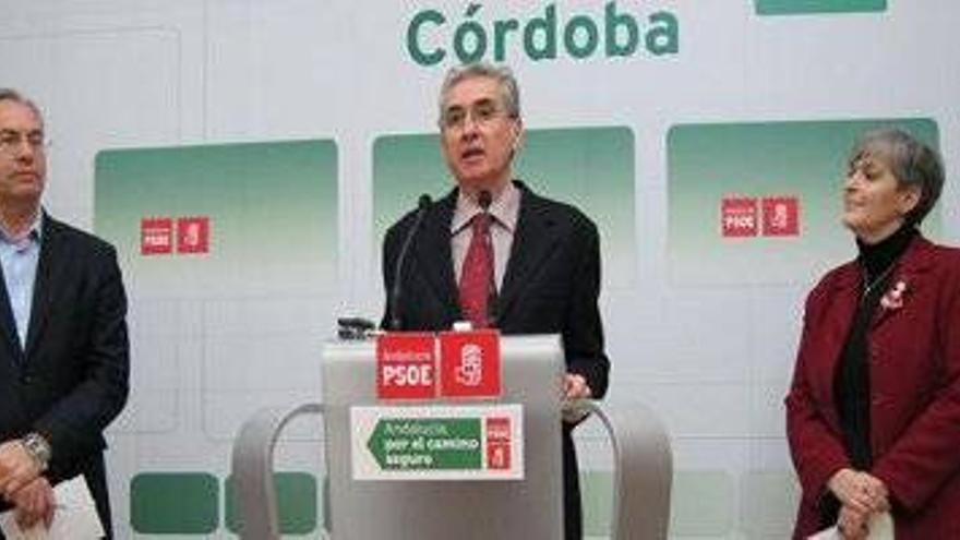 Jáuregui: &quot;Sería bueno para la democracia que los andaluces le digan al PP aquí no&quot;