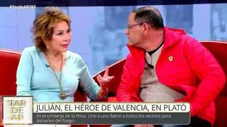 Ana Rosa se emociona en el homenaje al portero del edificio incendiado de Valencia