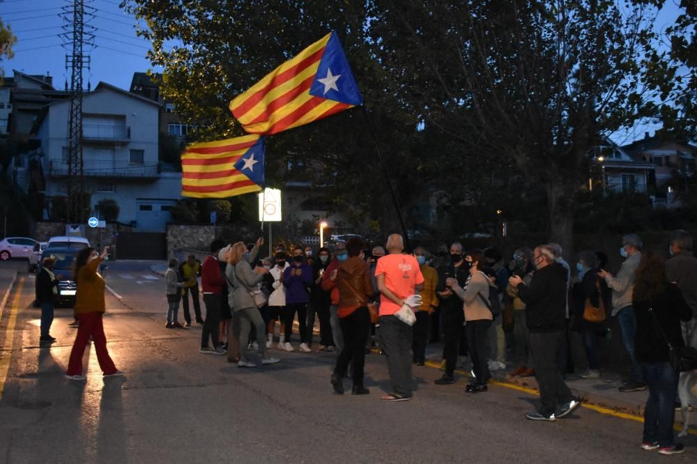 Concentració davant la caserna de la guàrdia civil