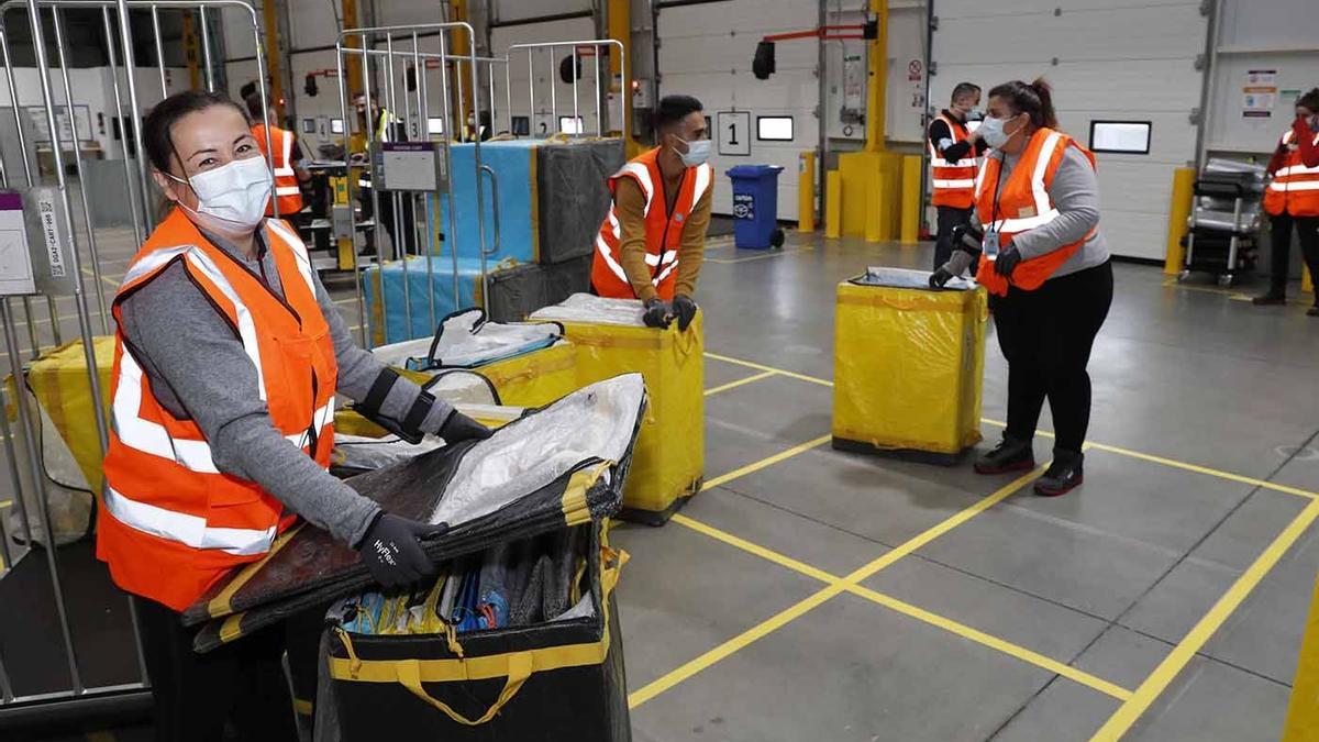 Trabajadoras de Amazon en Porriño.