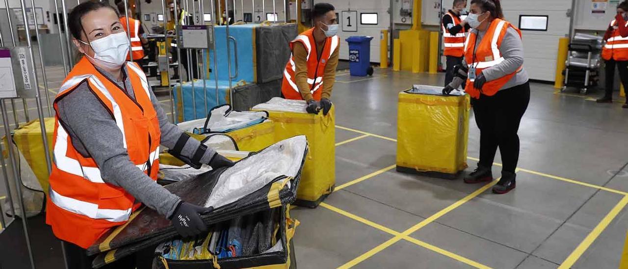 Trabajadoras de Amazon en Porriño.