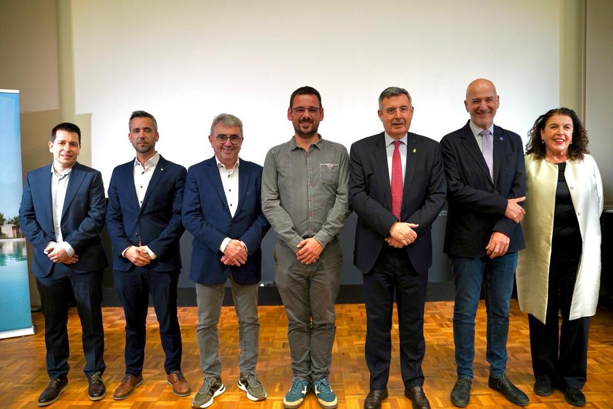 Imatge de la presentació d'un llibre i un documental per celebrar els 70 anys de trajectòria dels càmpings gironins.