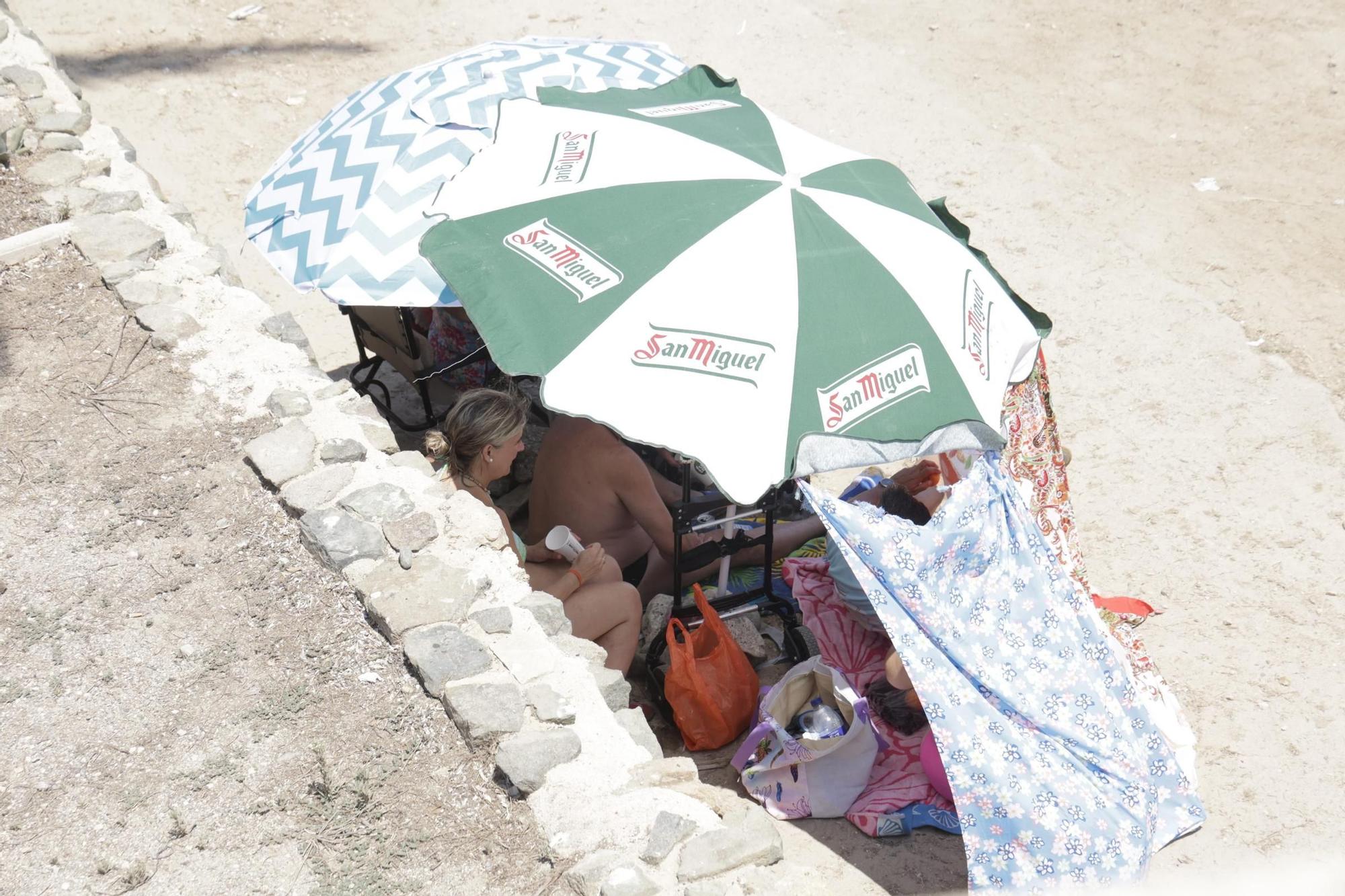 Barcala pedirá a Cultura mantener los toldos en Tabarca hasta noviembre