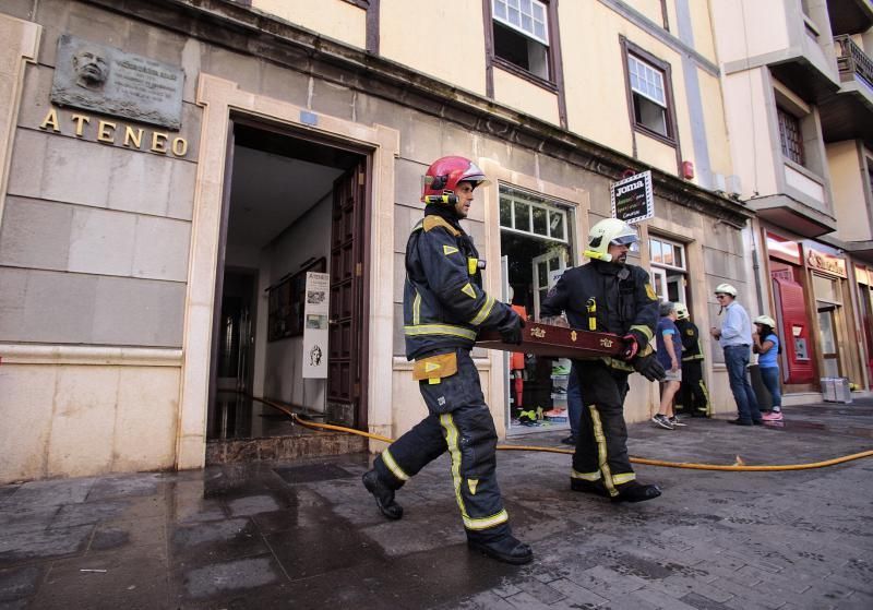 Incendio en el Ateneo lagunero