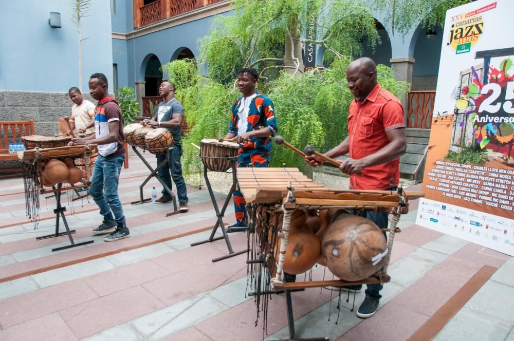 La banda marfileña Djarabikan, ganadora del ...