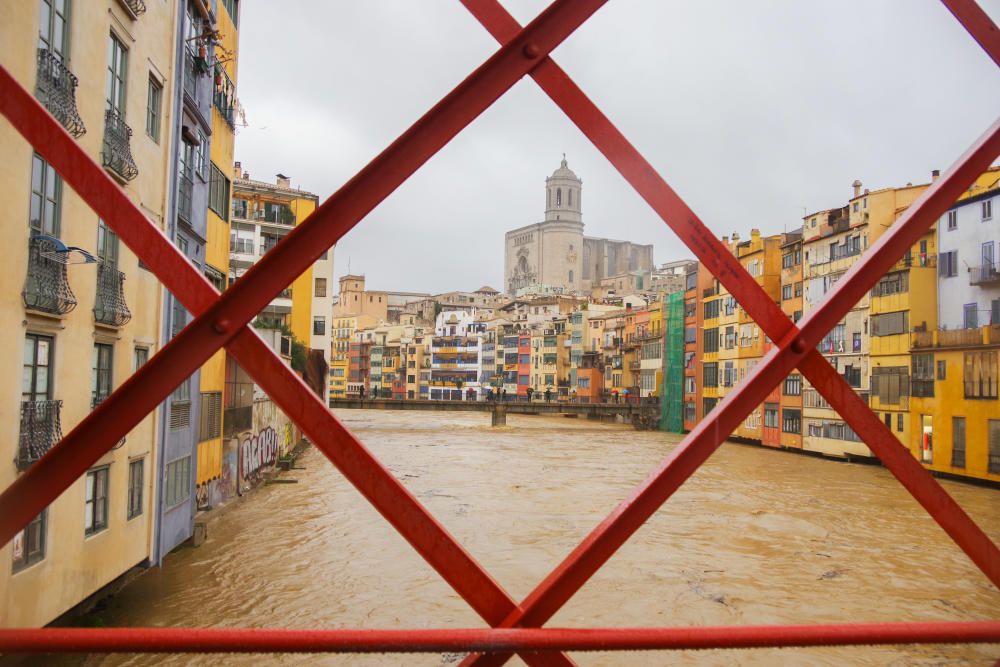 Pas de l'Onyar per Girona