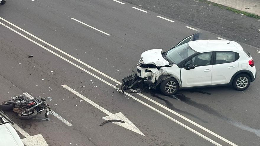 Motorista herido crítico en la TF-28, la carretera general del Sur