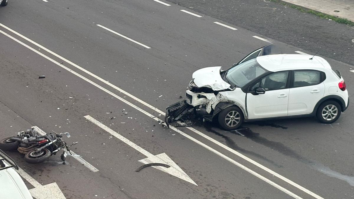Motorista herido crítico en la TF-28, la carretera general del Sur