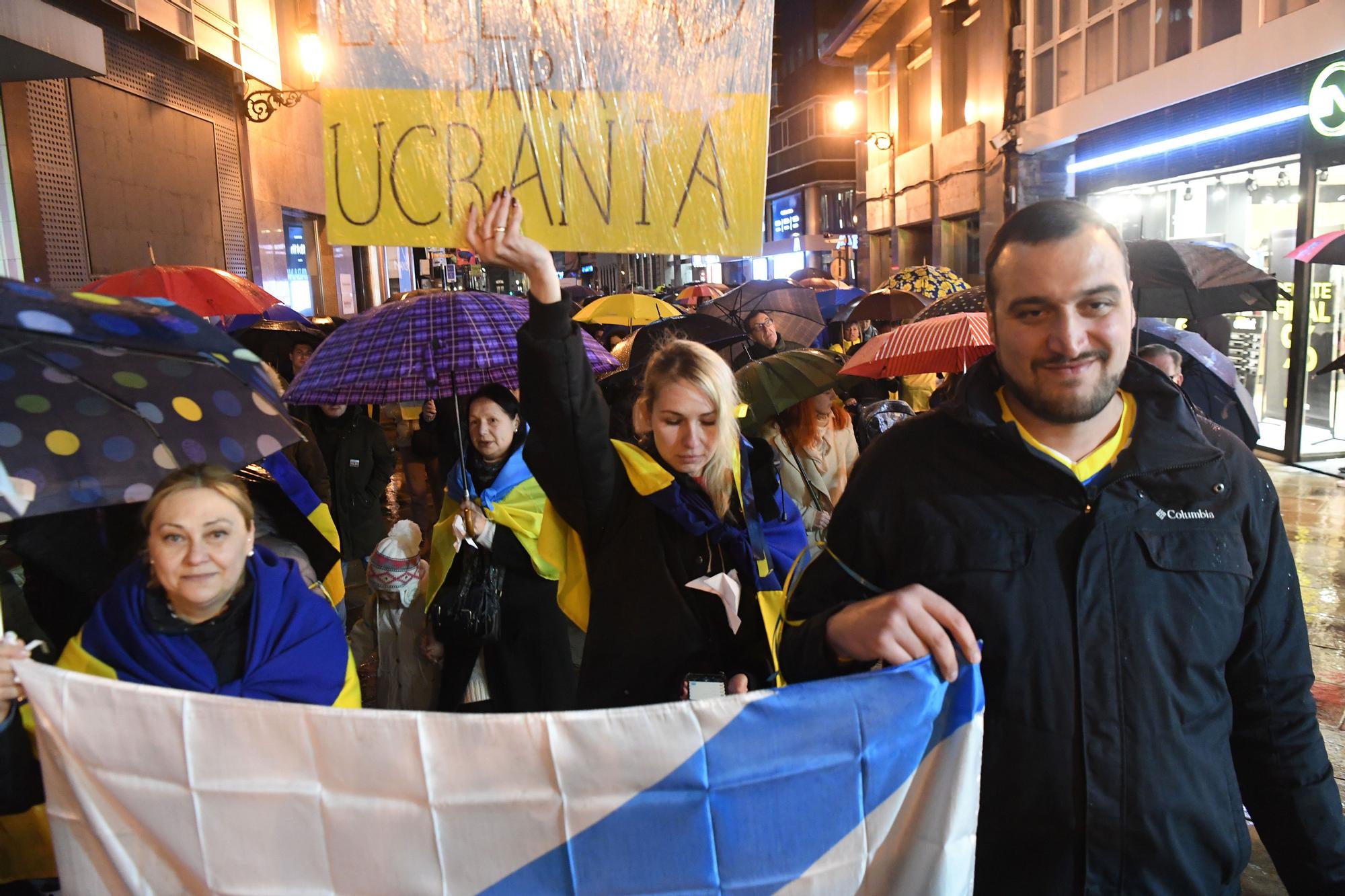 Decenas de ucranianos reivindican en A Coruña el fin de la guerra, un año después de la invasión rusa a su país
