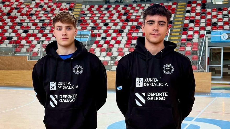 Los patinadores coruñeses Lucas Yáñez y Unai Cereijo, en el Palacio de los Deportes.