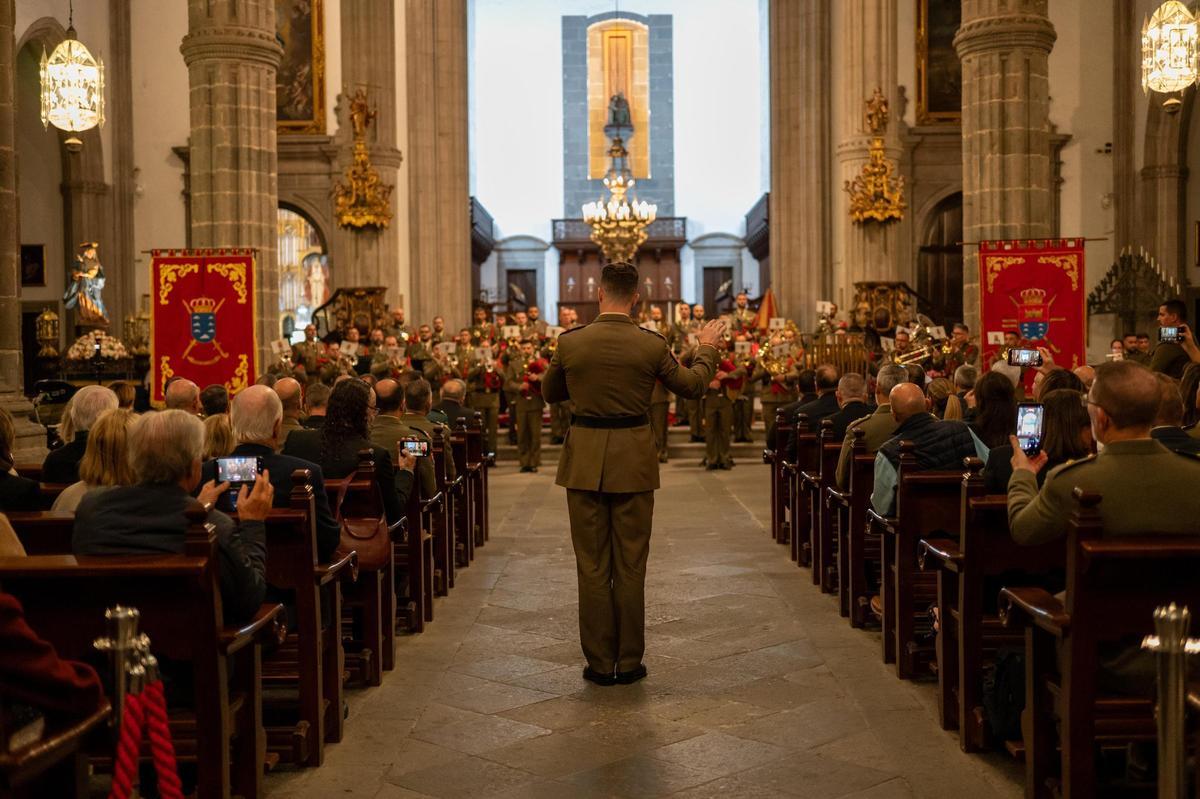 Así fue el concierto cofrade de la Banda de Guerra en la Catedral de Canarias