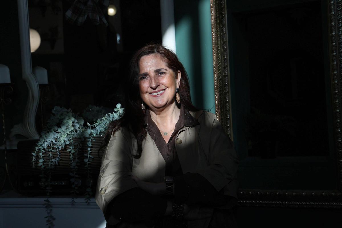 A escritora Arantza Portabales vén de publicar "Asasinato no muíño do cura".